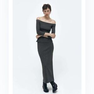 Zara. Textured Midi Skirt. Size S. New With Tag